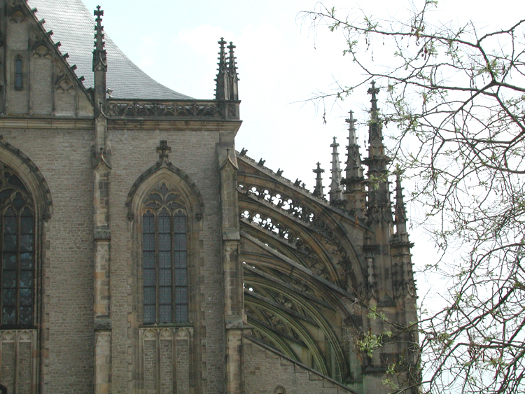 Gothic Cathedral in Prague.jpg 461.3K